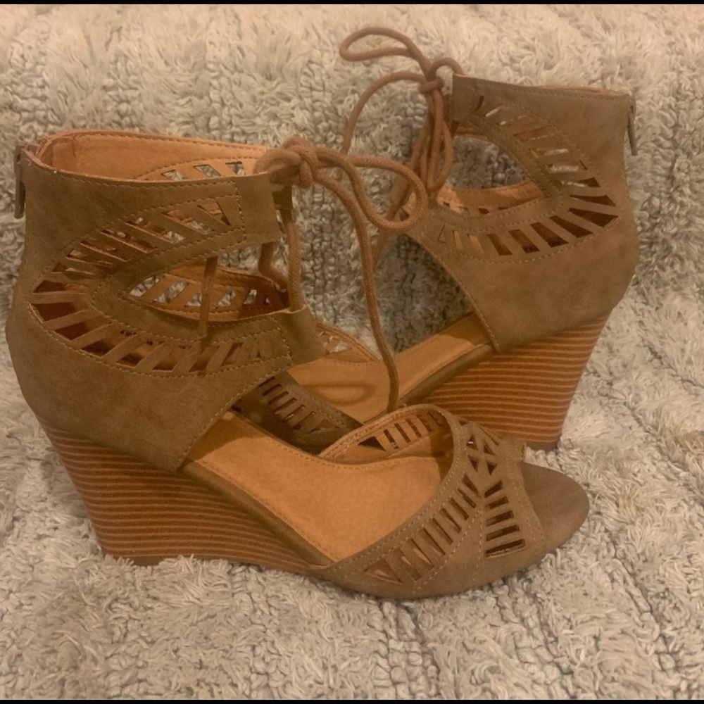 Report Heels size 6.5